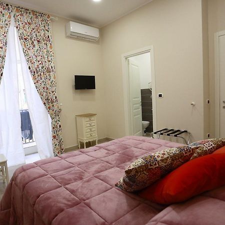B&B Rosolino Napoli Bagian luar foto